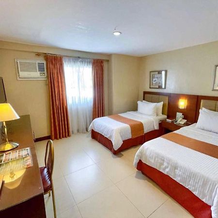 Royal Garden Hotel Ozamiz Bagian luar foto