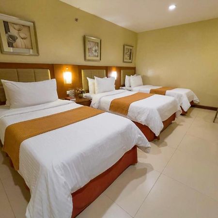 Royal Garden Hotel Ozamiz Bagian luar foto
