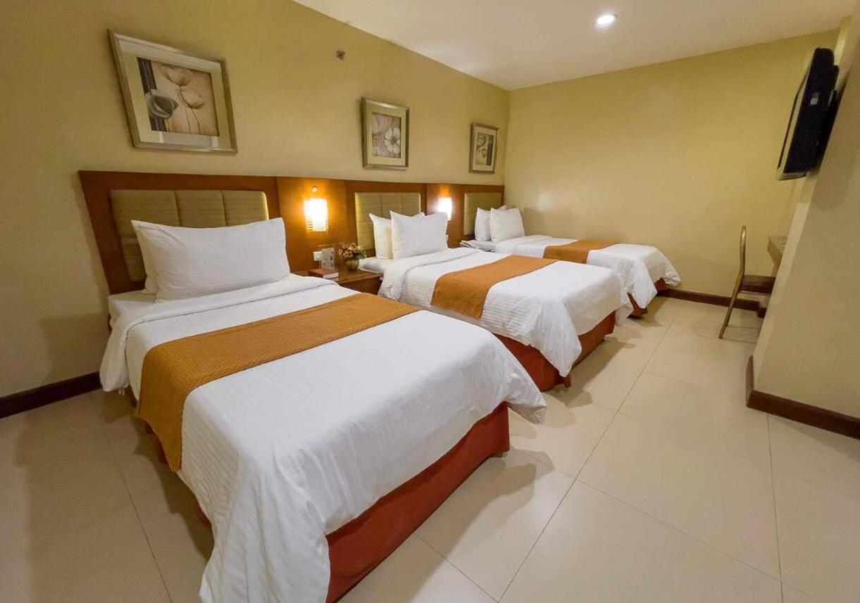 Royal Garden Hotel Ozamiz Bagian luar foto