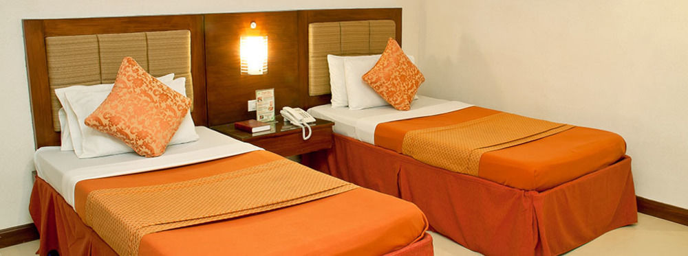 Royal Garden Hotel Ozamiz Bagian luar foto