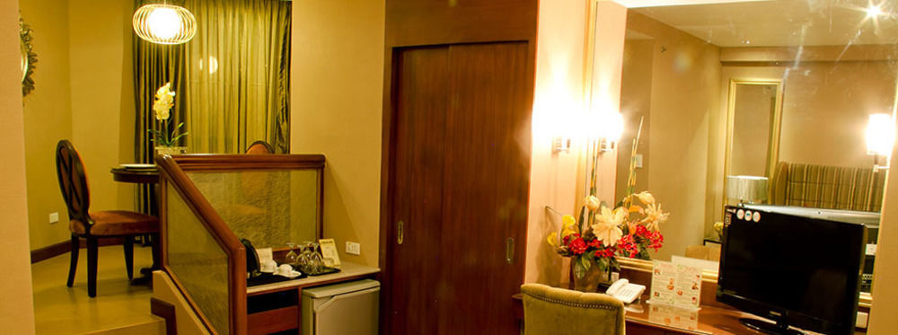 Royal Garden Hotel Ozamiz Bagian luar foto
